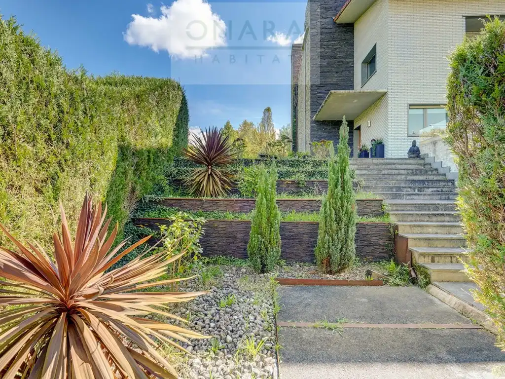 Jardín de Casa adosada en venta en Hondarribia con Jardín privado y Piscina comunitaria