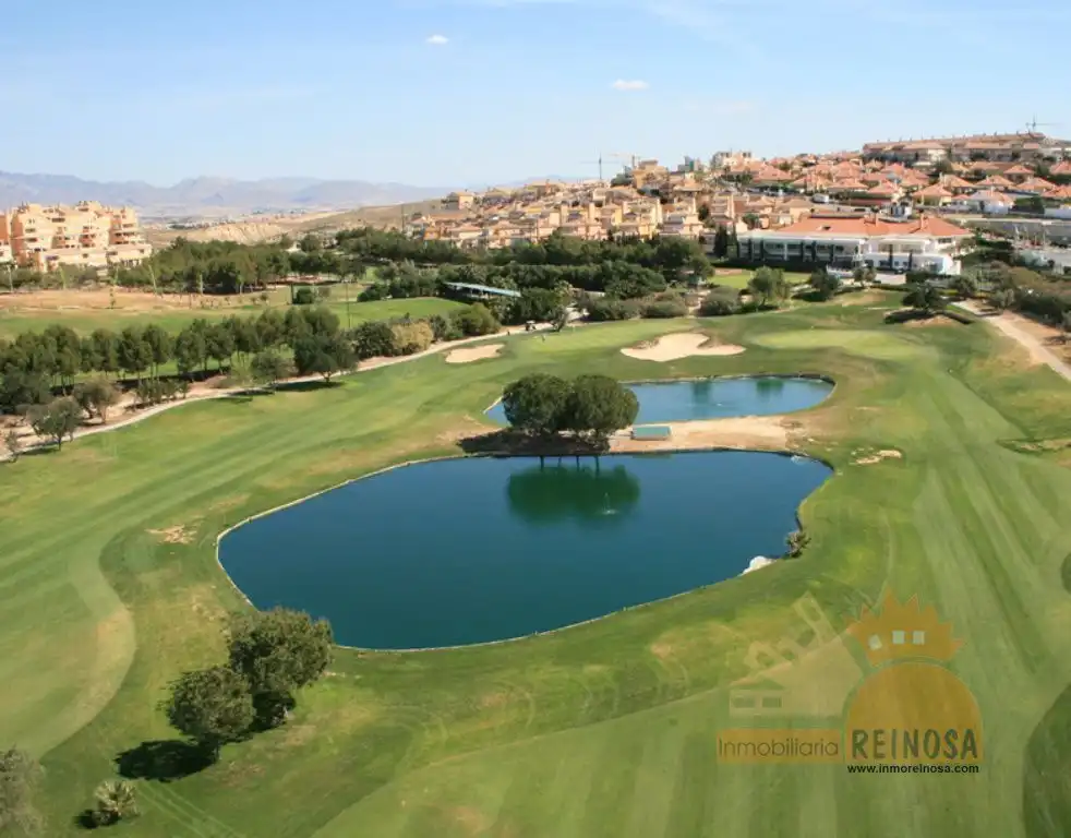 Casa adosada de lloguer a Avenida del Golf, Altorreal - El Chorrico