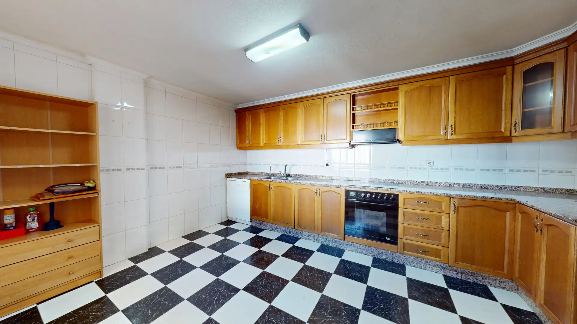 Cocina de Casa adosada en venta en Elda con Aire acondicionado, Terraza y Trastero