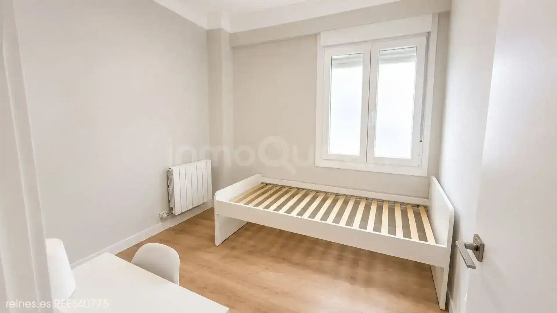 Habitación de Piso de alquiler en Zaragoza con Calefacción y Amueblado