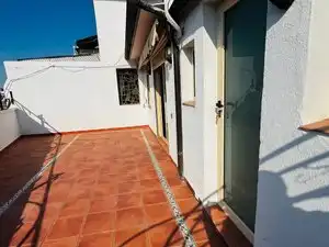 Vista exterior de Àtic en venda en Barcelona amb Aire condicionat, Terrassa i Forn