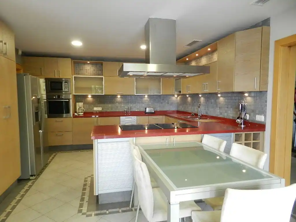 Cocina de Casa o chalet en venta en Manilva con Aire acondicionado, Jardín privado y Trastero
