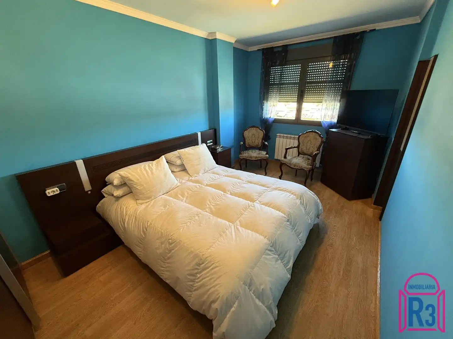 Dormitori de Apartament de lloguer en Villaquilambre amb Calefacció, Terrassa i Traster