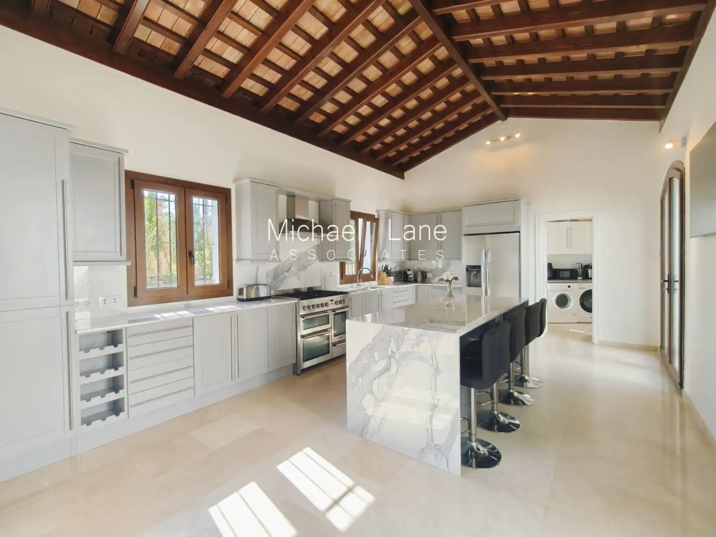 Kitchen of Houses for sale in Sotogrande  with Air Conditioner, Heating and Private garden