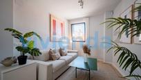 Living room of Flat for sale in  Madrid Capital  with Heating and Furnished