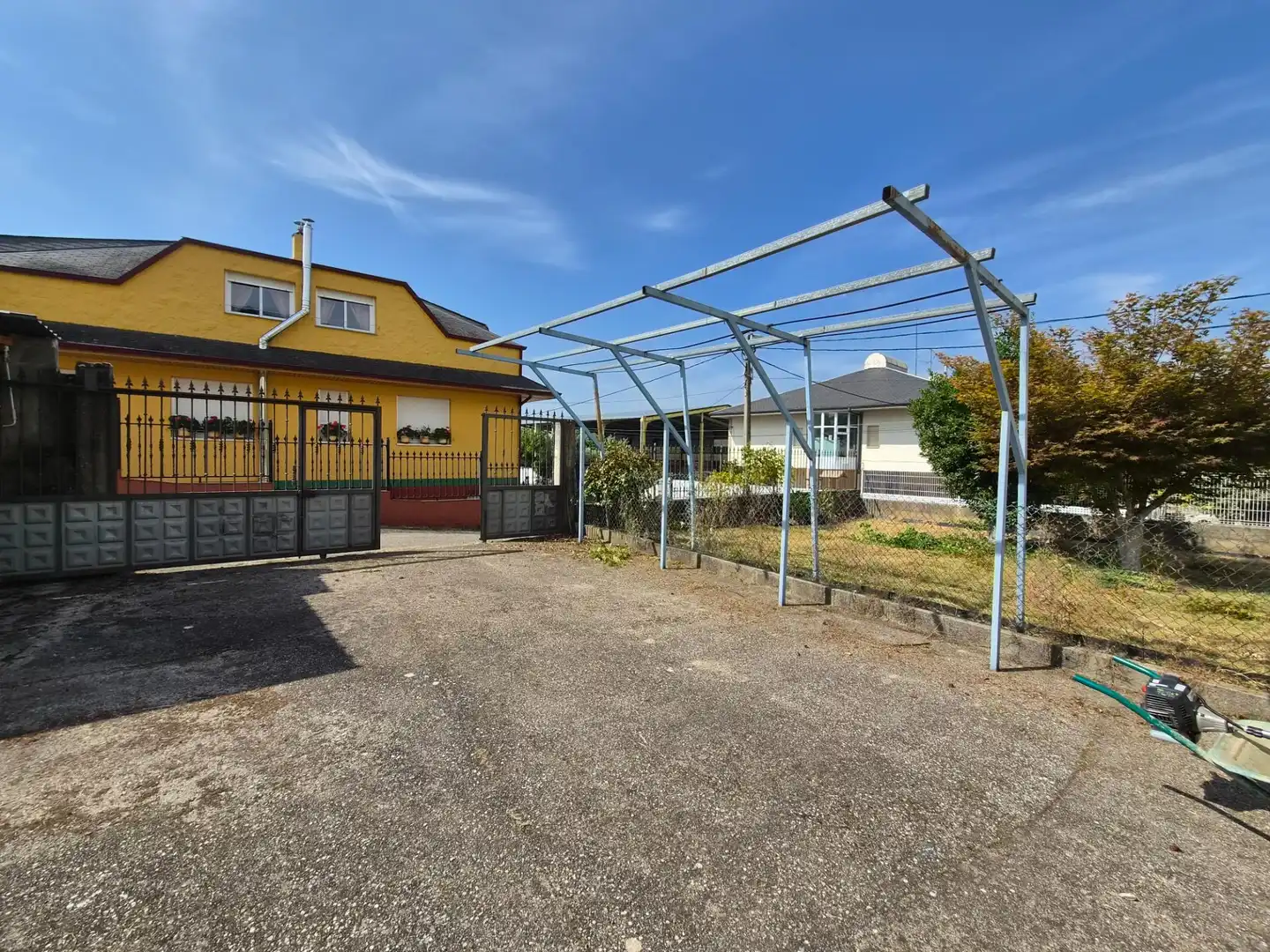 Exterior view of Residential for sale in Cacabelos