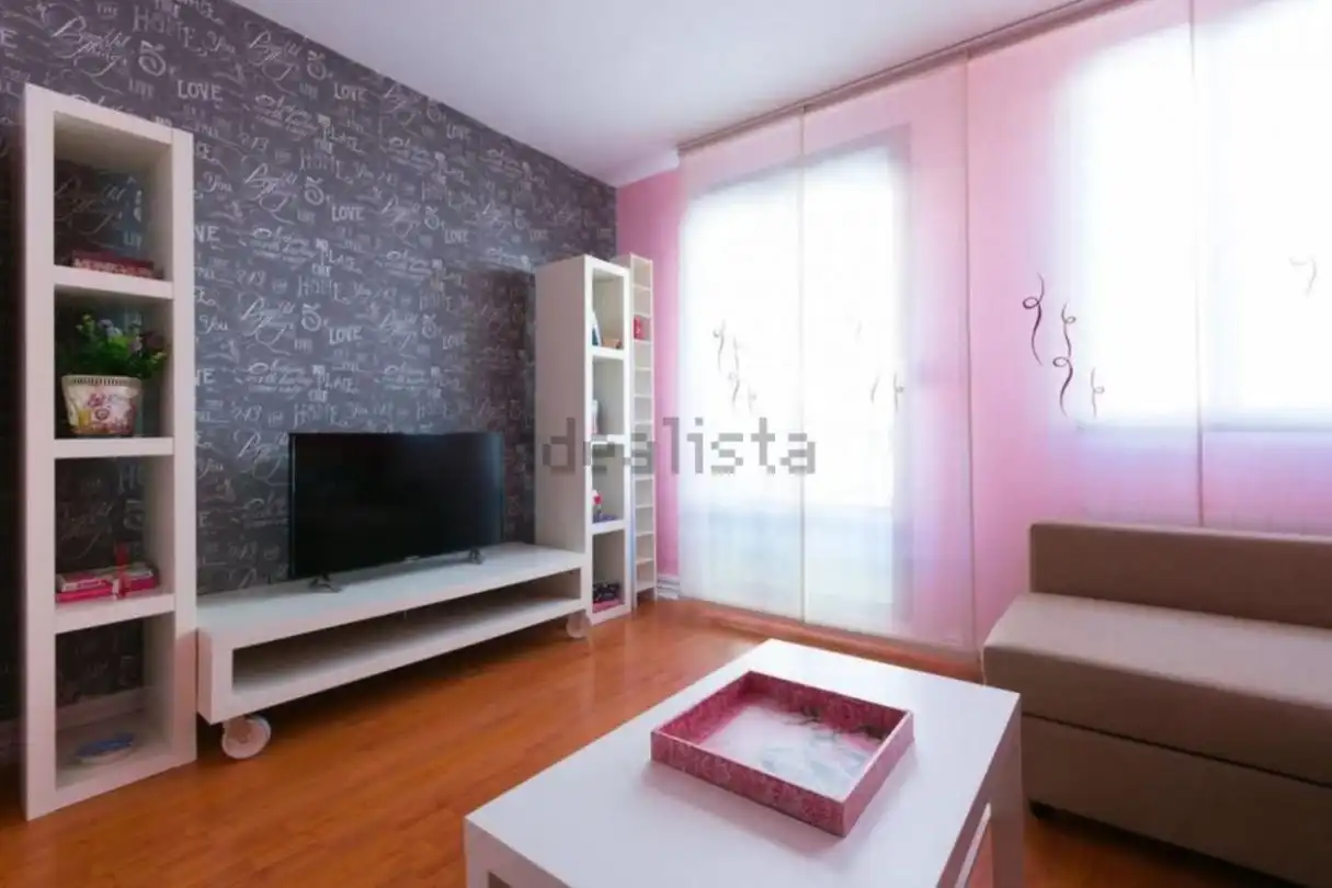 Sala de estar de Piso de alquiler en Bilbao  con Calefacción y Balcón