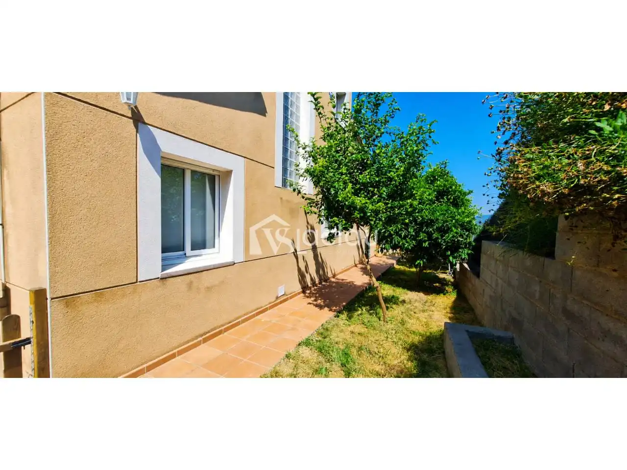 Vista exterior de Casa o xalet en venda en Abrera amb Aire condicionat, Parquet i Terrassa