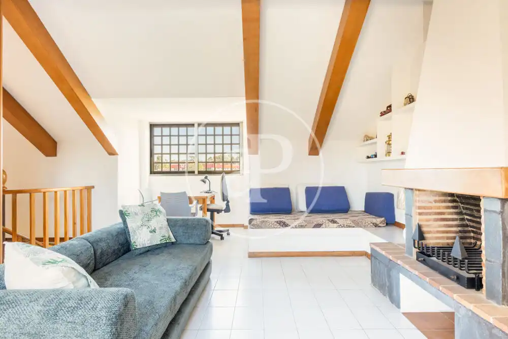 Sala d'estar de Casa o xalet de lloguer en Madrid amb Aire condicionat, Calefacció i Jardí privat