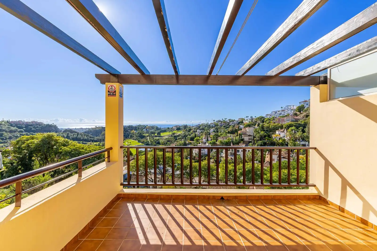 Terrassa de Dúplex en venda en Benahavís amb Aire condicionat, Terrassa i Piscina comunitària