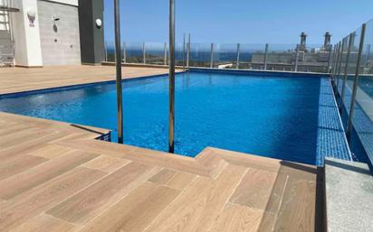 Piscina de Piso en venta en Sant Adrià de Besòs con Terraza, Trastero y Piscina