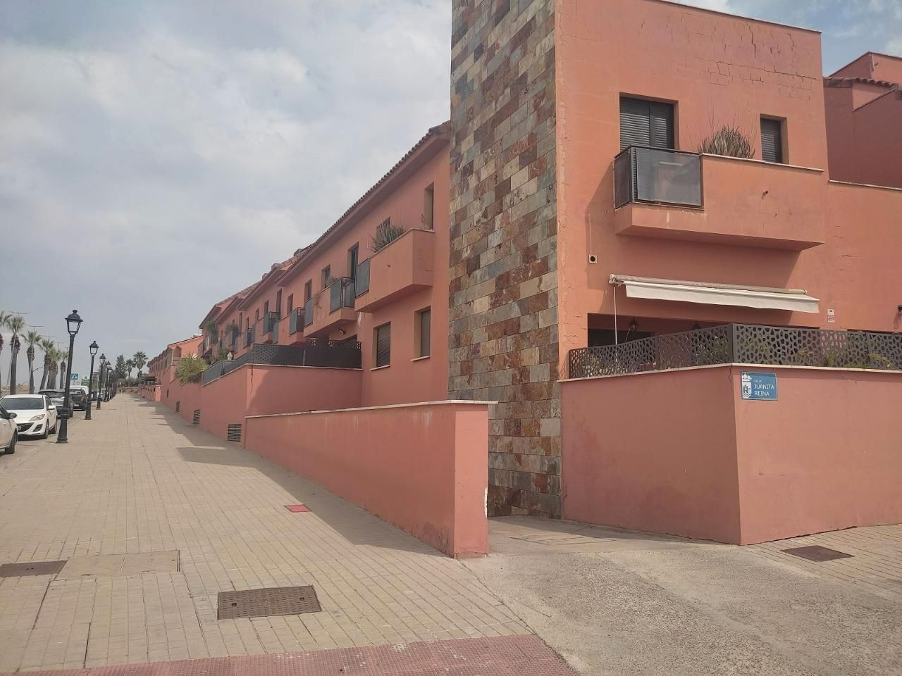 Vista exterior de Dúplex en venda en Guillena amb Piscina
