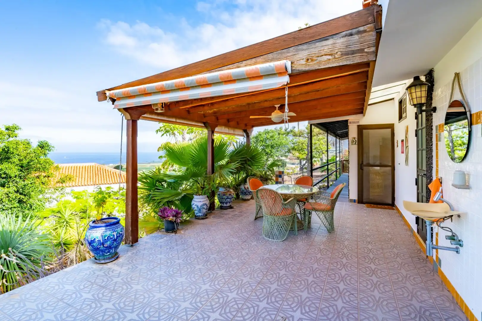 Terrassa de Casa o xalet en venda en Guía de Isora amb Aire condicionat, Jardí privat i Terrassa