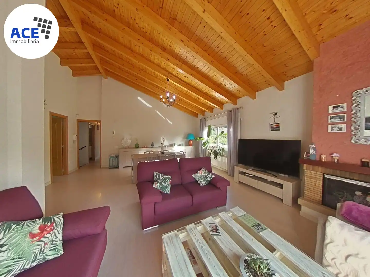 Living room of Houses for sale in Rubí  with Air Conditioner, Heating and Parquet flooring