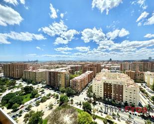 Exterior view of Flat to rent in  Valencia Capital  with Air Conditioner