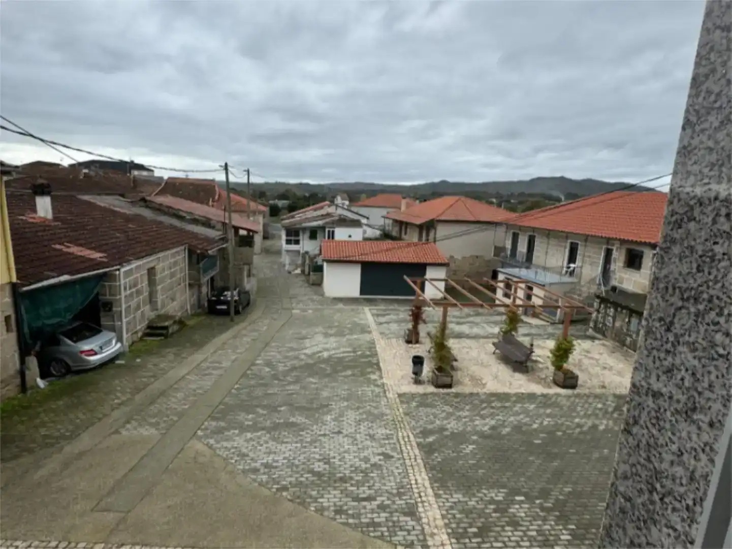 Vista exterior de Casa adosada en venda en Sarreaus amb Traster, Moblat i Balcó