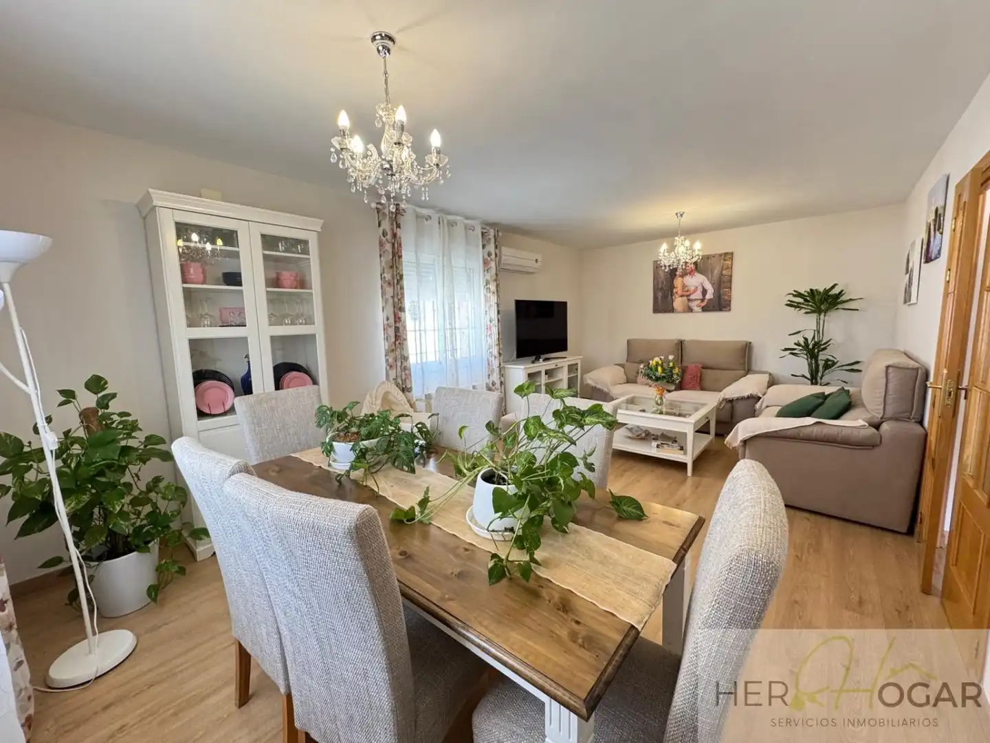 Sala de estar de Casa o chalet en venta en Burguillos de Toledo con Aire acondicionado, Calefacción y Jardín privado