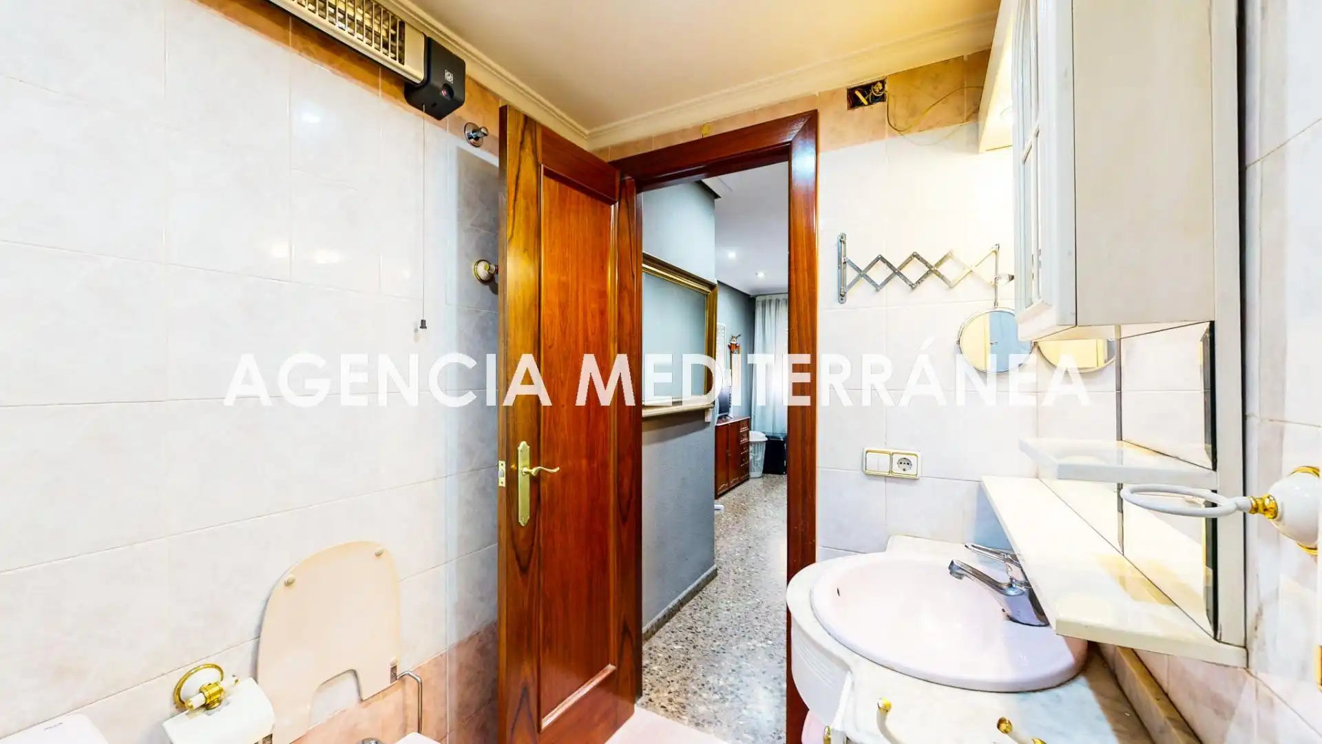 Baño de Piso en venta en Torrent con Aire acondicionado y Balcón
