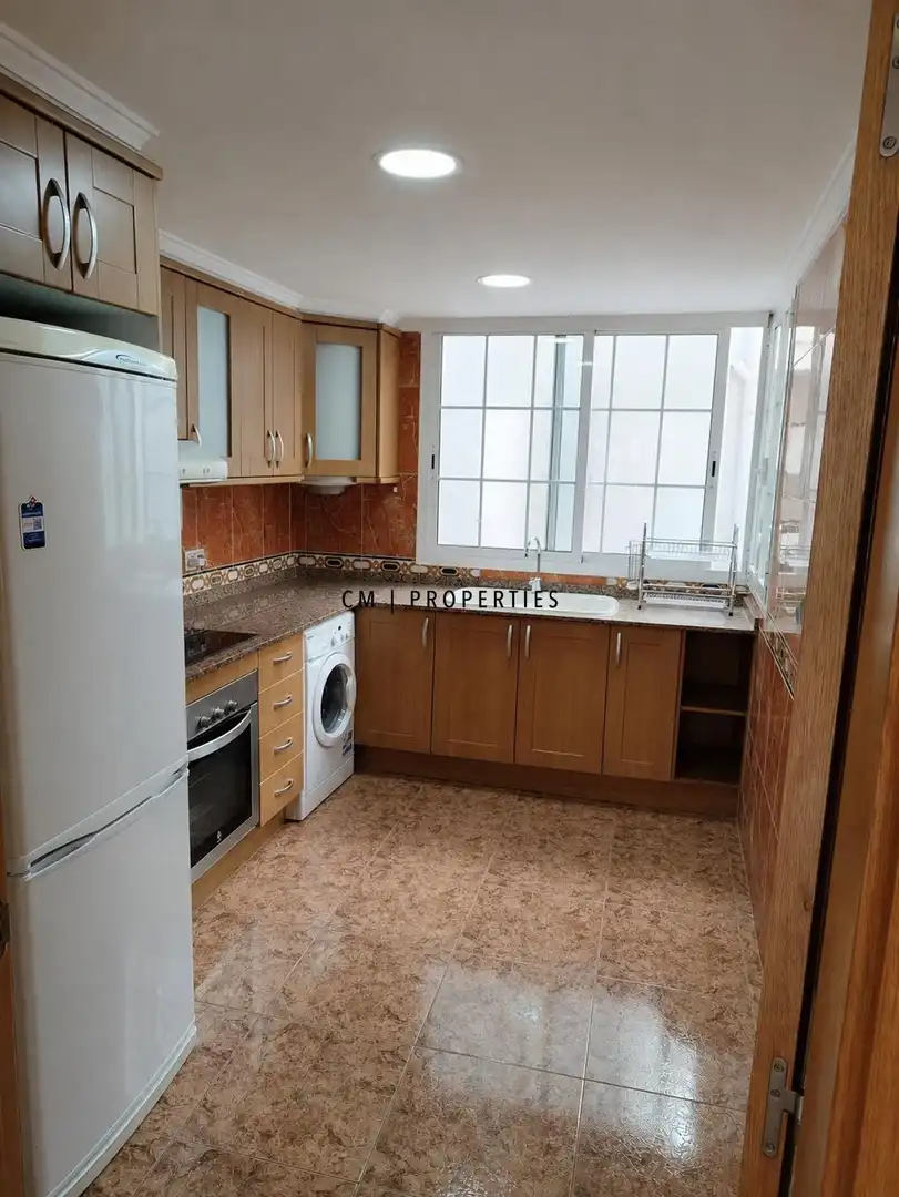 Cuina de Àtic de lloguer en Valencia amb Aire condicionat, Calefacció i Moblat