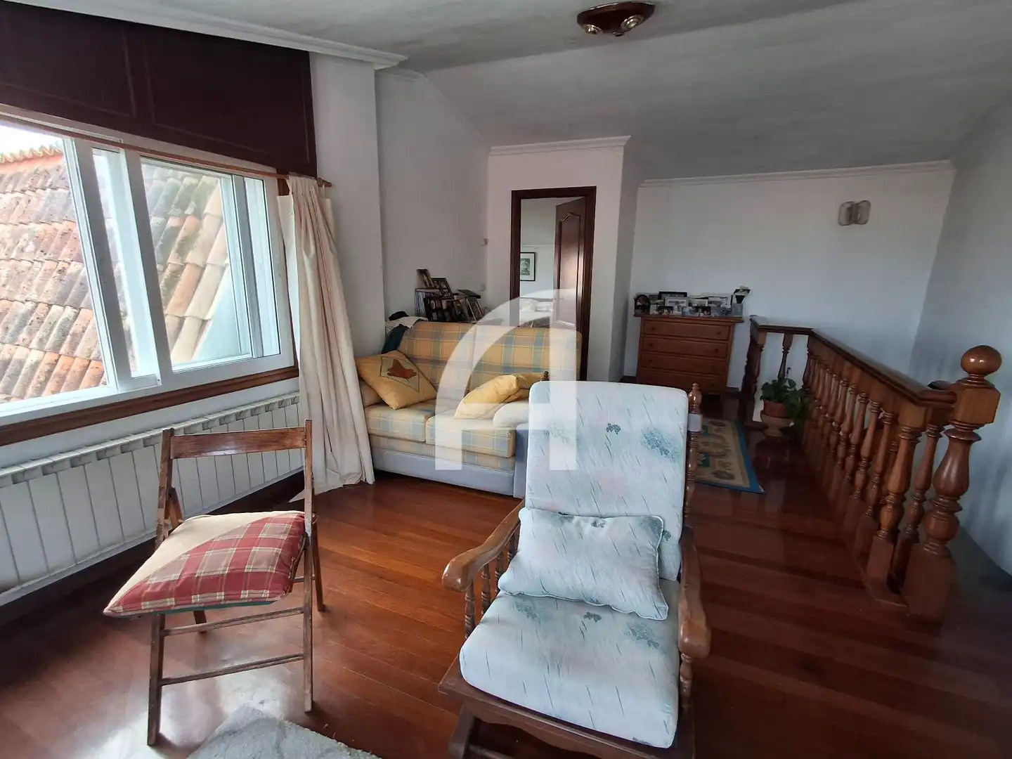 Sala d'estar de Casa o xalet en venda en Vigo  amb Calefacció, Terrassa i Traster