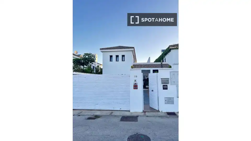 Vista exterior de Apartamento para compartir en Chiclana de la Frontera con Aire acondicionado, Terraza y Amueblado