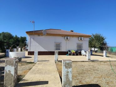 Detached house with pool for sale in Calle Zorzolena