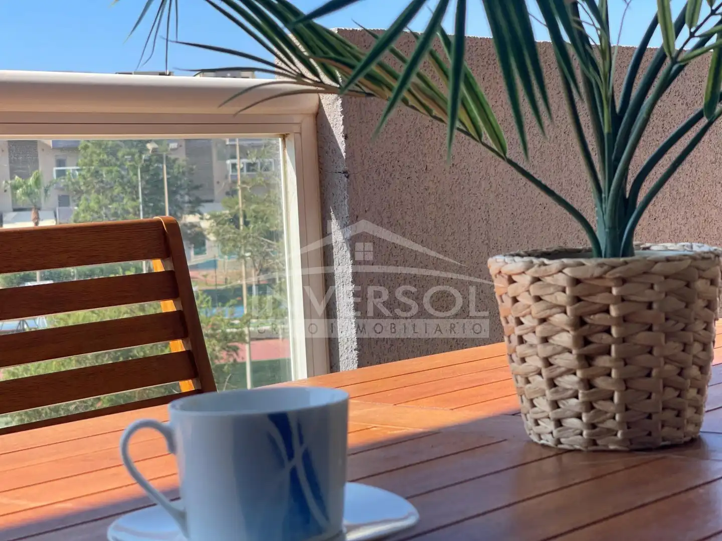 Terraza de Piso en venta en El Ejido con Terraza, Amueblado y Horno