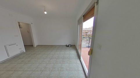 Foto 2 de Piso en venta en C/ Mila I Fontanals, Mercat, Rubí
