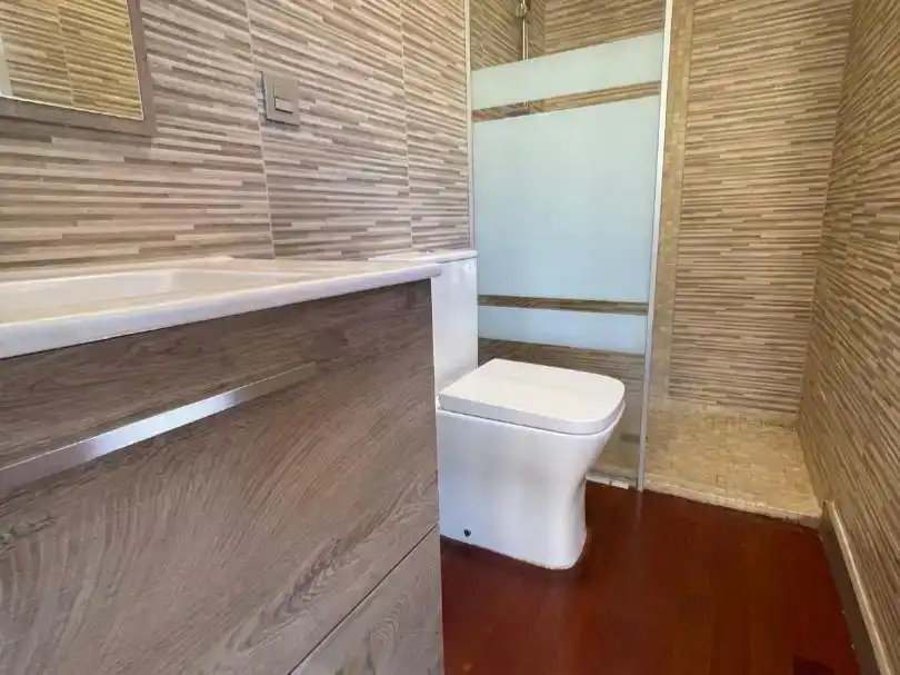 Badezimmer von Wohnung zur Miete in Oviedo 