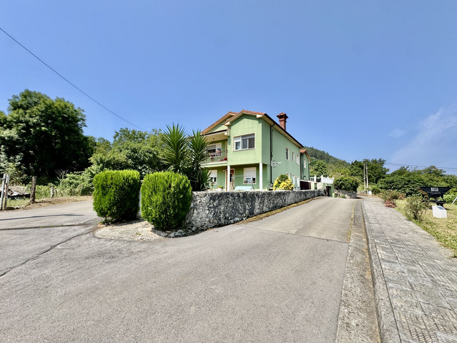 Exterior view of House or chalet for sale in Entrambasaguas  with Heating, Parquet flooring and Terrace