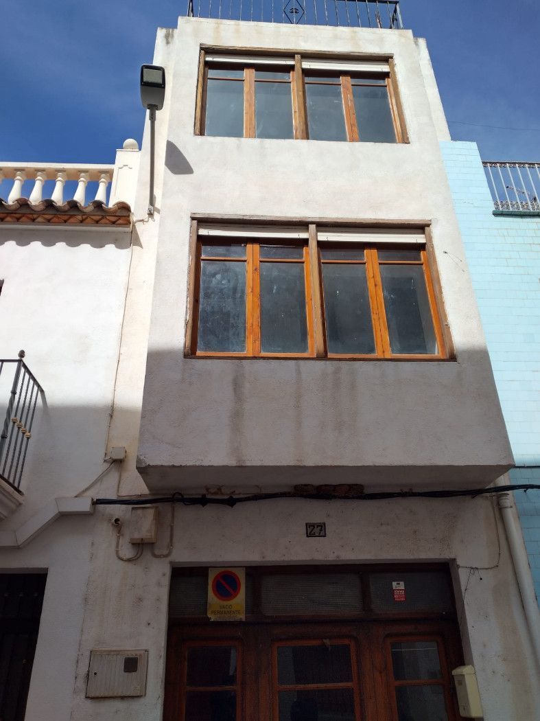 Vista exterior de Casa adosada en venda en Canet lo Roig amb Traster