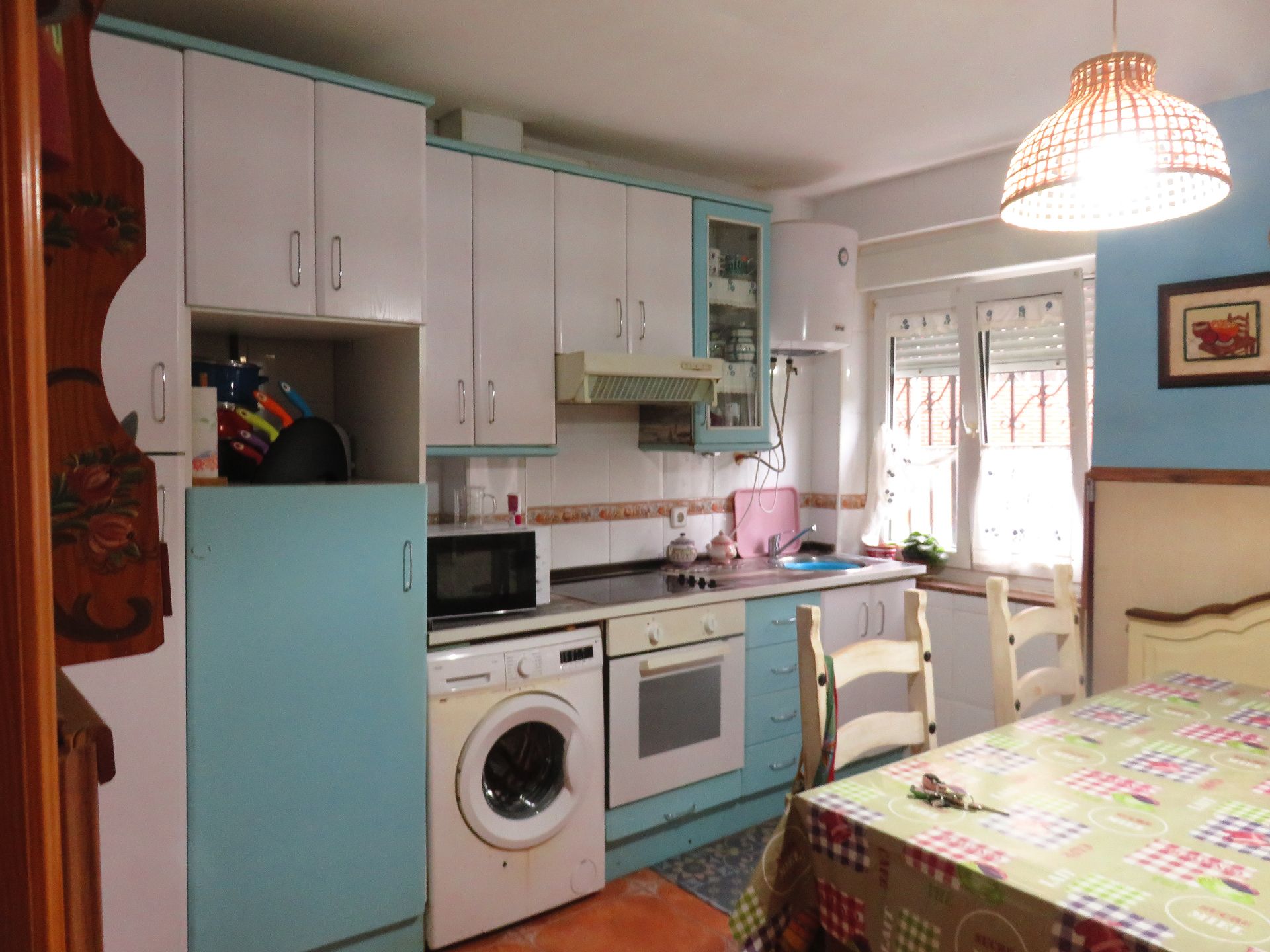 Kitchen of Flat to rent in Avilés  with Heating, Parquet flooring and Furnished