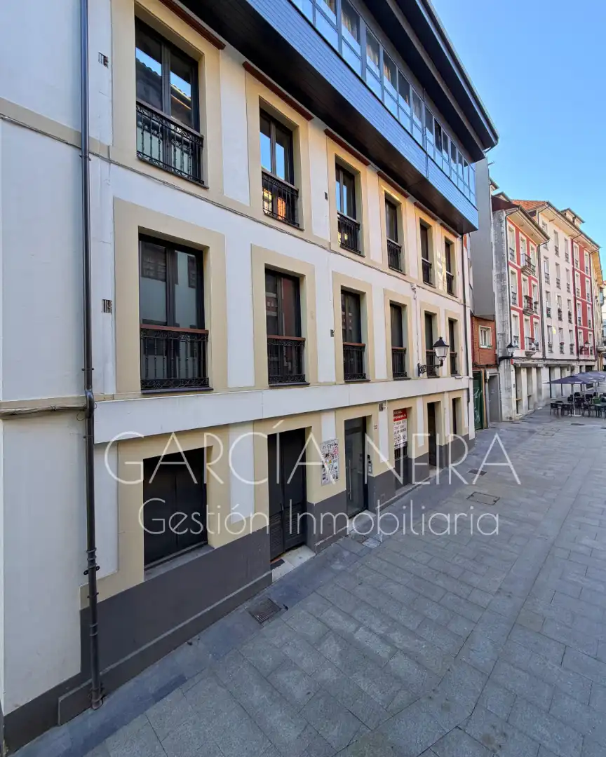 Vista exterior de Piso en venta en Oviedo  con Calefacción y Amueblado