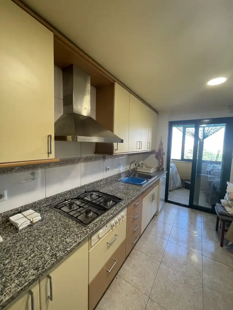 Cuina de Dúplex en venda en Girona amb Calefacció i Terrassa