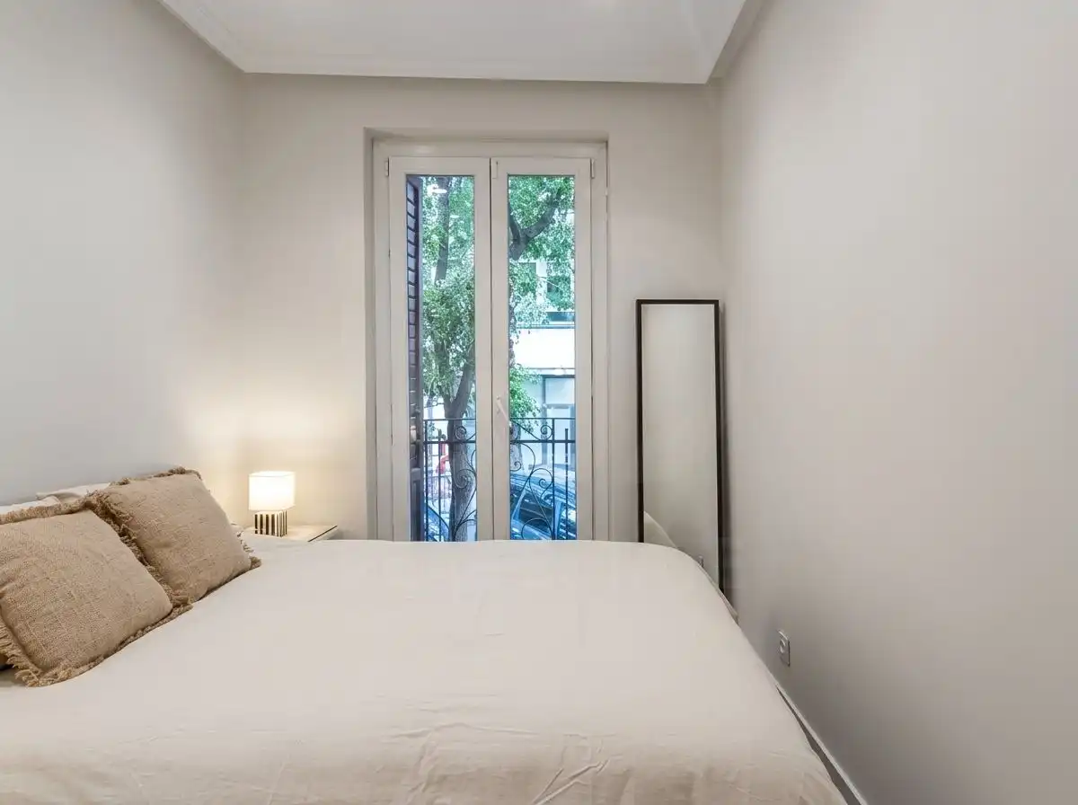 Schlafzimmer von Wohnung zur Miete in Madrid