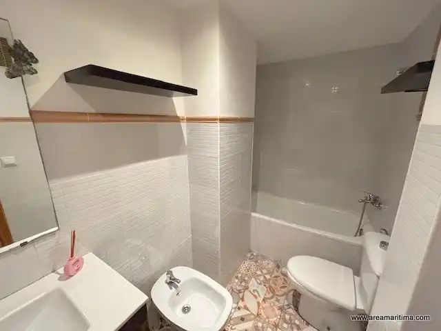 Bathroom of Flat for sale in Alboraya  with Air Conditioner, Private garden and Oven