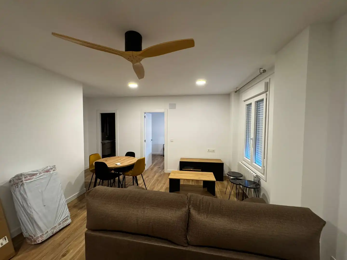 Wohnzimmer von Wohnungen zur Miete in Zaragoza mit Heizung, Möbliert und Ofen