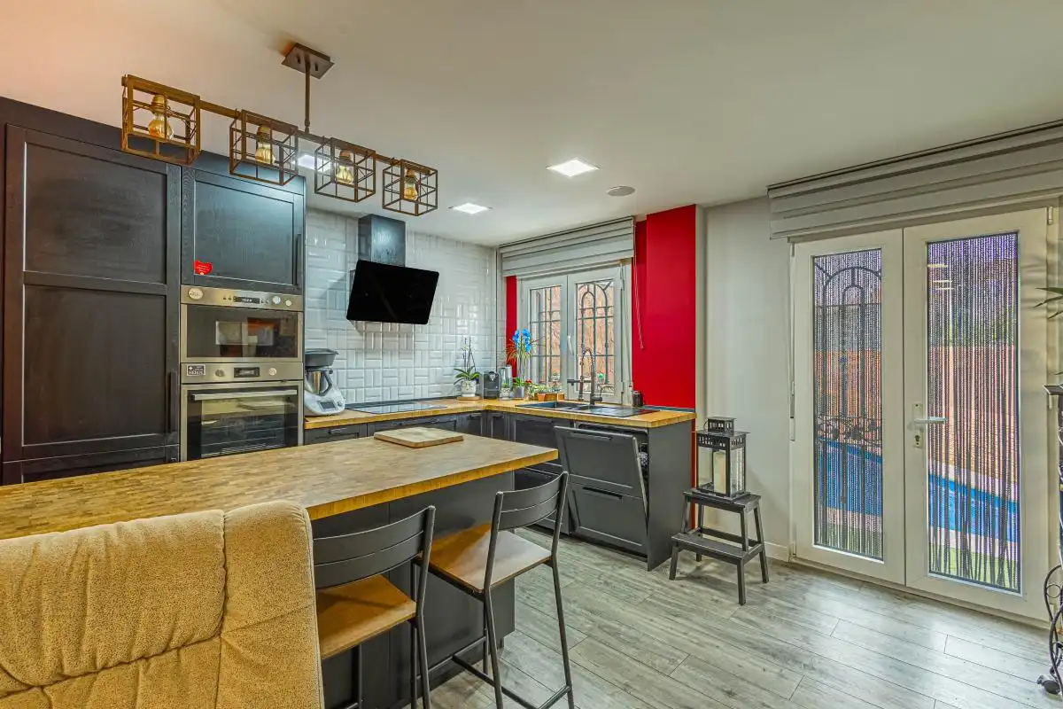 Casa adosada en venda a P.º de la Comunidad de Madrid, Hispanoamérica - Comunidades