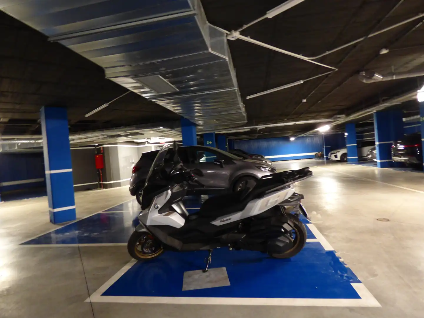Parkplatz von Garage zum Verkauf in Madrid