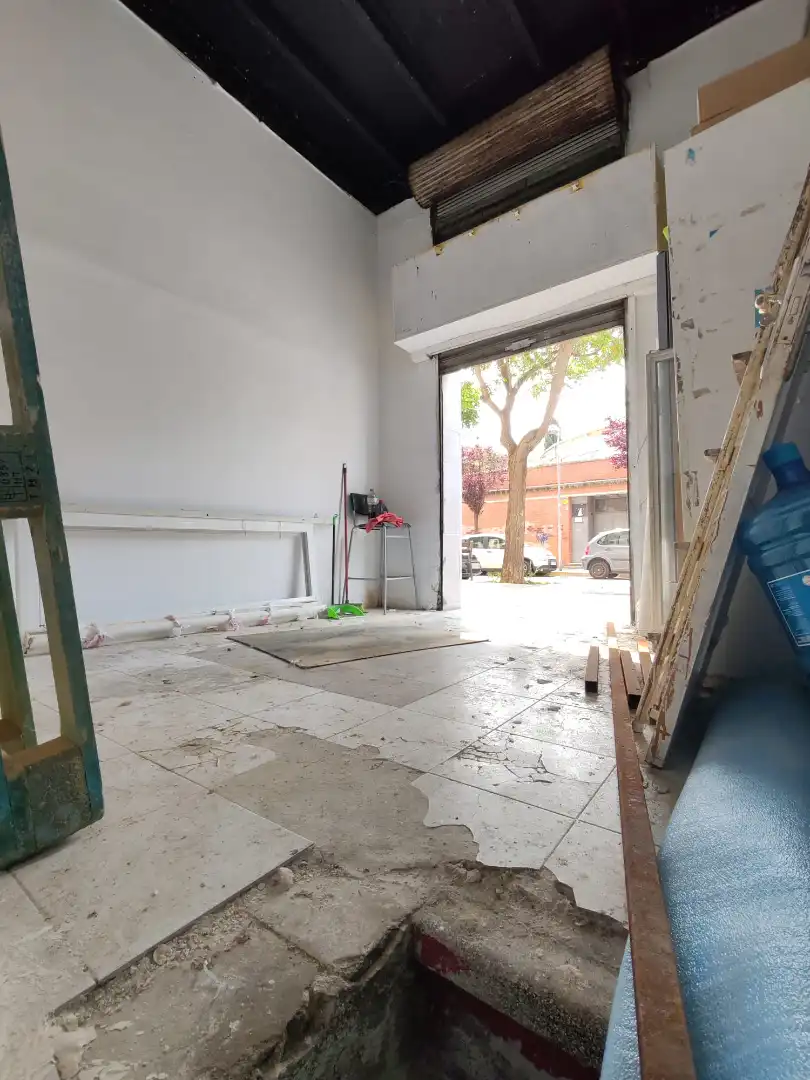 Local en venta en Badalona