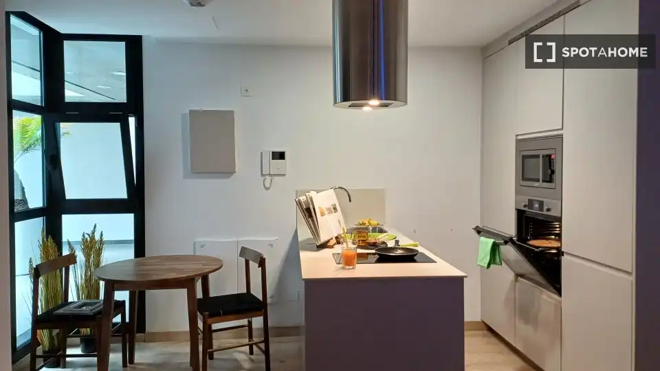 Room in Arenales - Lugo - Avda. Marítima