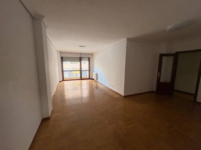 Piso en Venta en Calle Benjamín de Tudela, 35 en Mendebaldea - Ermitagaña