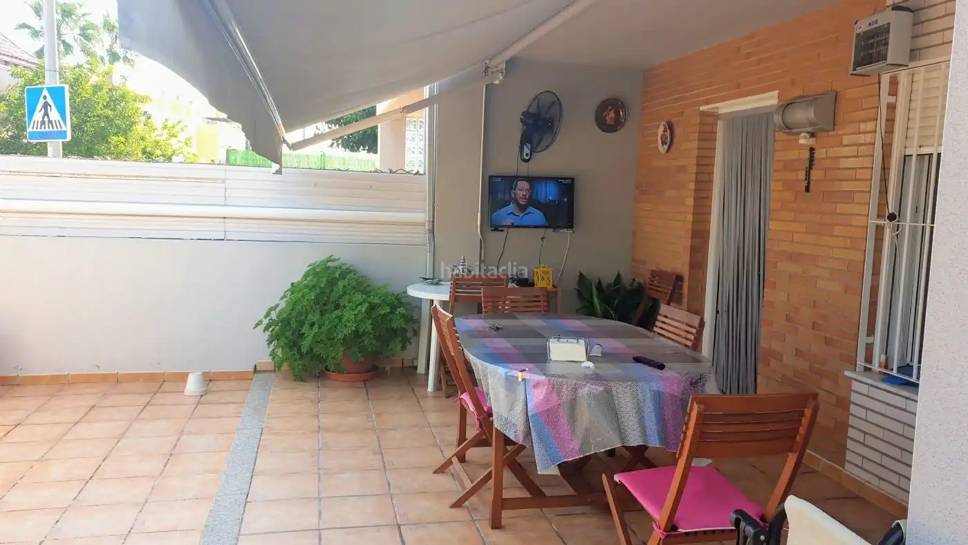 Doppelhaushälfte mit Pool zum Verkauf in Calle 10 357