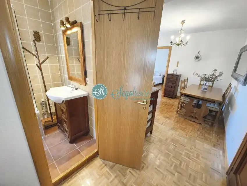 Piso en venta en Segovia con Calefacción, Parquet y Terraza