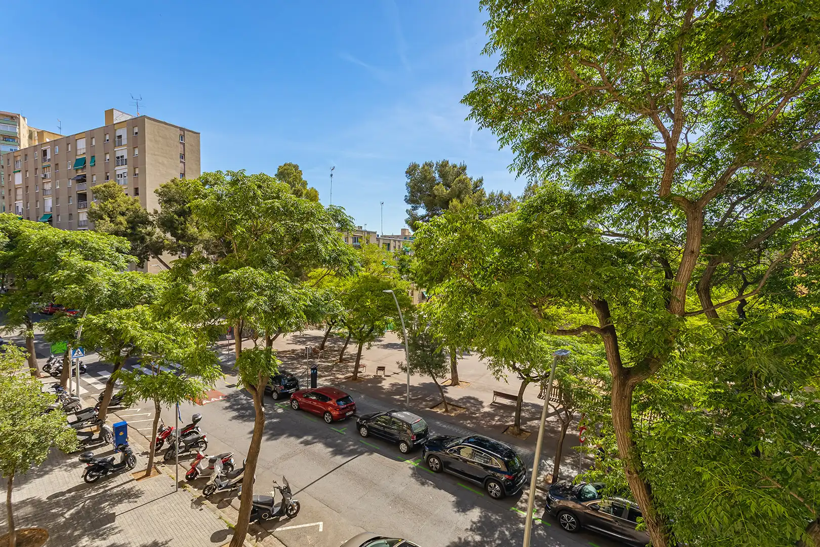 Vista exterior de Piso en venta en Barcelona con Aire acondicionado, Calefacción y Horno
