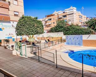 Vista exterior de Apartament de lloguer en Roquetas de Mar amb Aire condicionat, Terrassa i Piscina