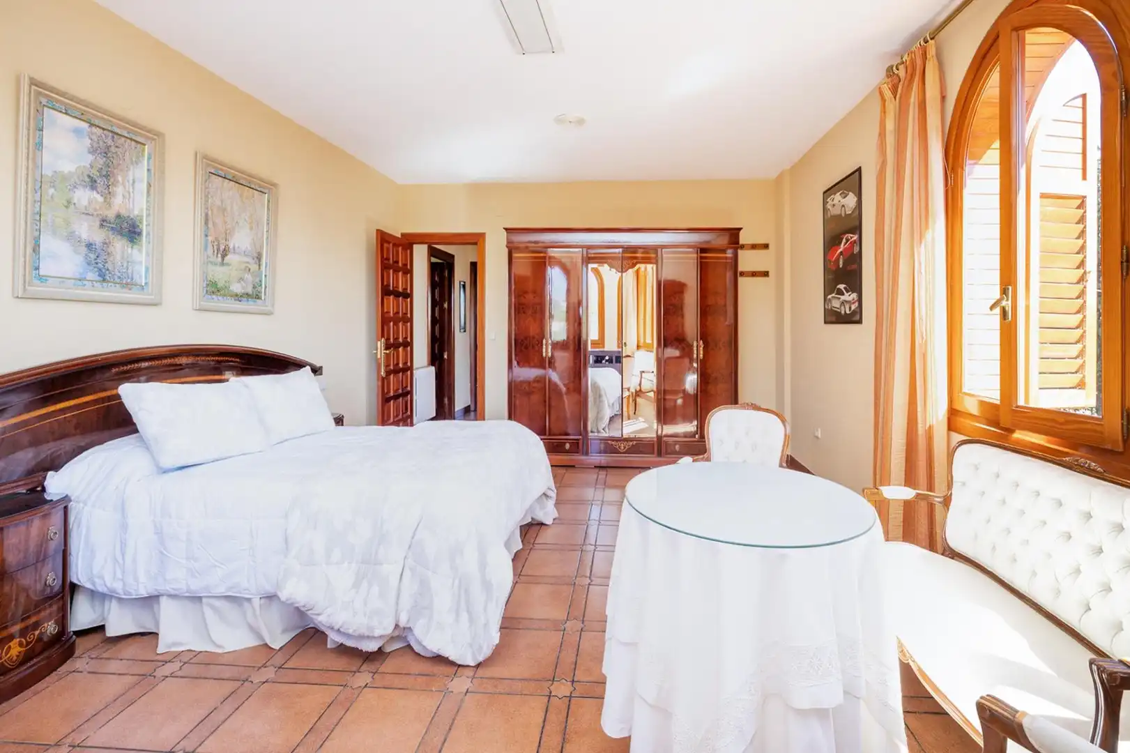 Dormitori de Casa o xalet en venda en Baza amb Aire condicionat, Calefacció i Jardí privat