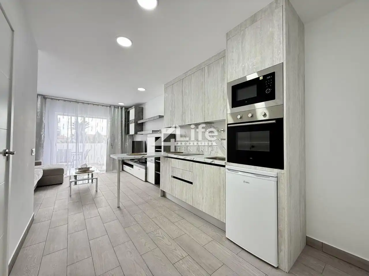 Cuina de Planta baixa en venda en Adeje amb Aire condicionat, Terrassa i Moblat