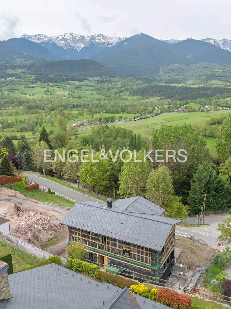 Houses for sale in Prullans  with Air Conditioner, Heating and Private garden