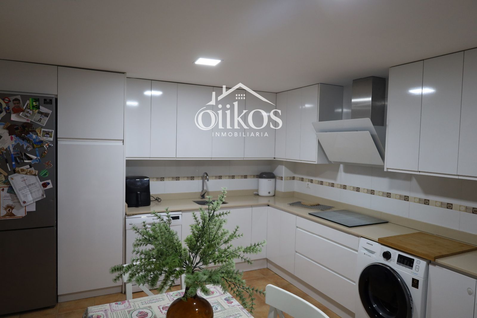 Cuina de Casa adosada en venda en Aldearrubia amb Calefacció, Parquet i Traster